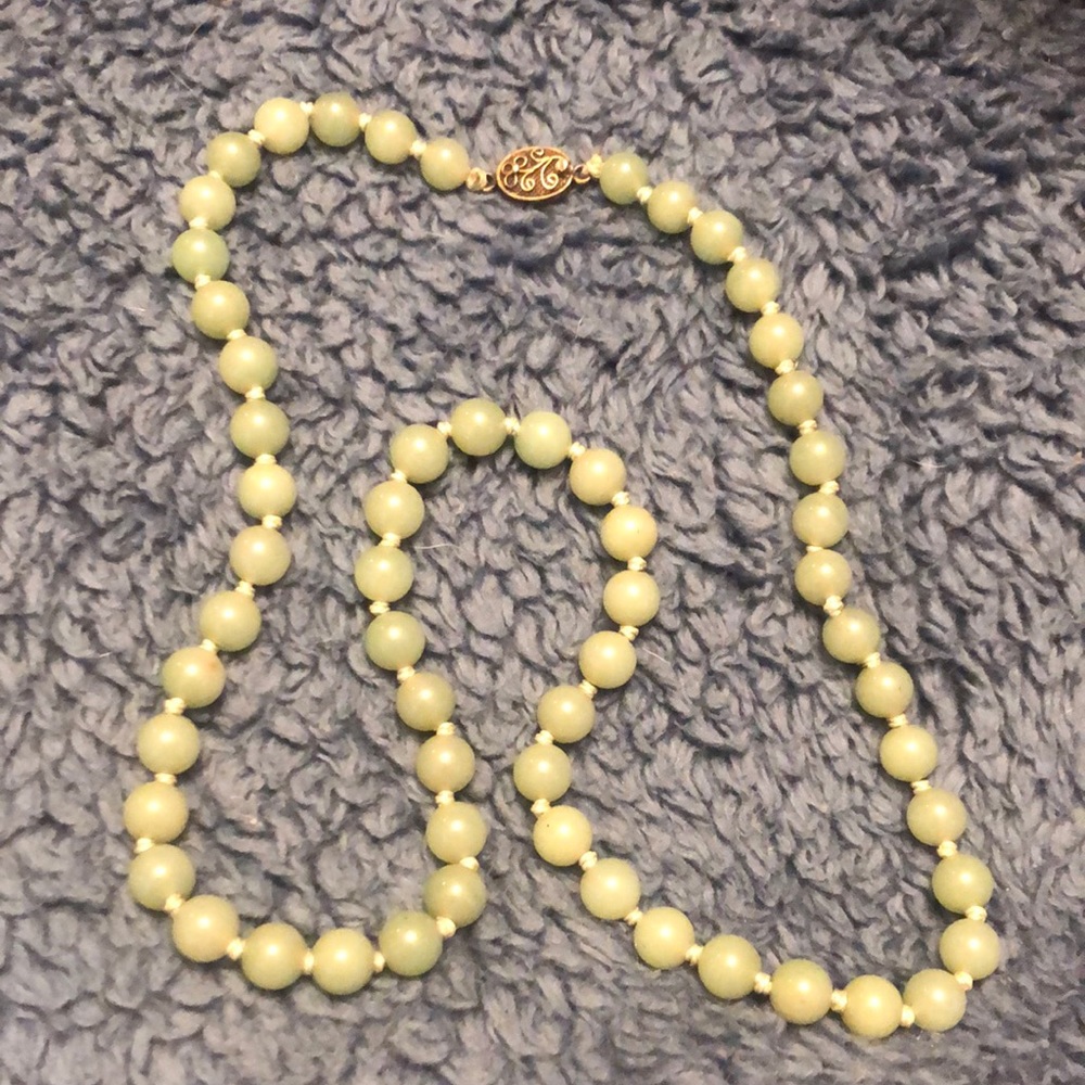 Vintage Chinese Jade beaded necklace silver clasp
